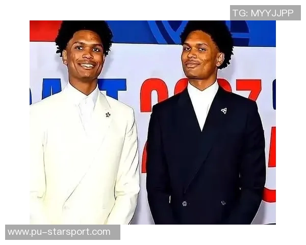 奥拉朱旺透露文班亚马渴望学习脚步技巧并愿意向他请教秘诀 奥拉朱旺透露文班亚马渴望学习脚步技巧并愿意向他请教秘诀